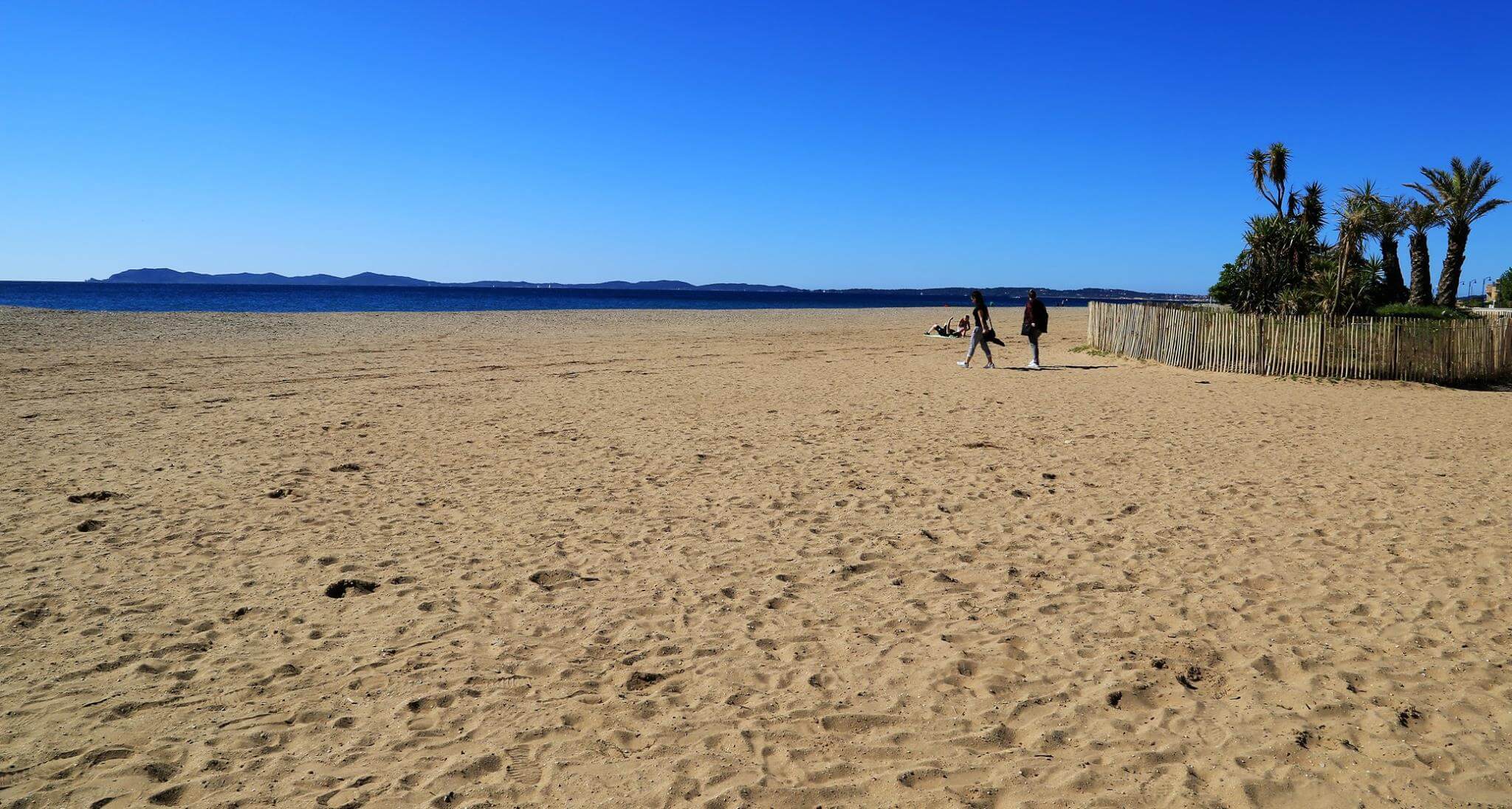 Vue sur la plage de l'Ayguade